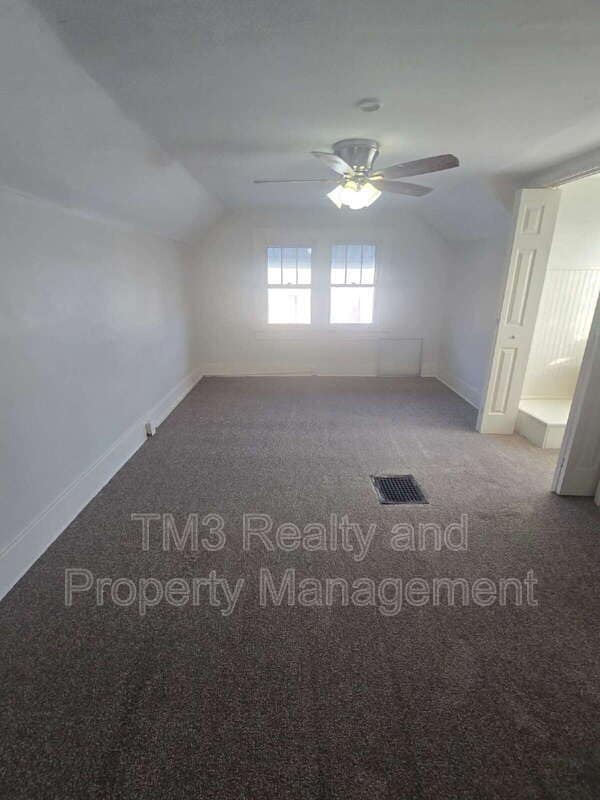 Building Photo - 819 N 9th St