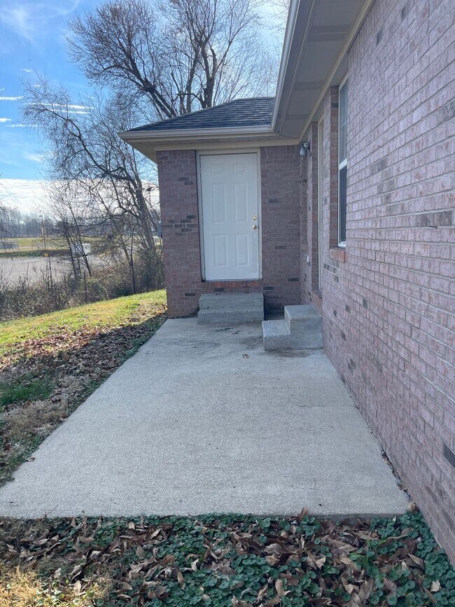 Building Photo - 312 Oliver St