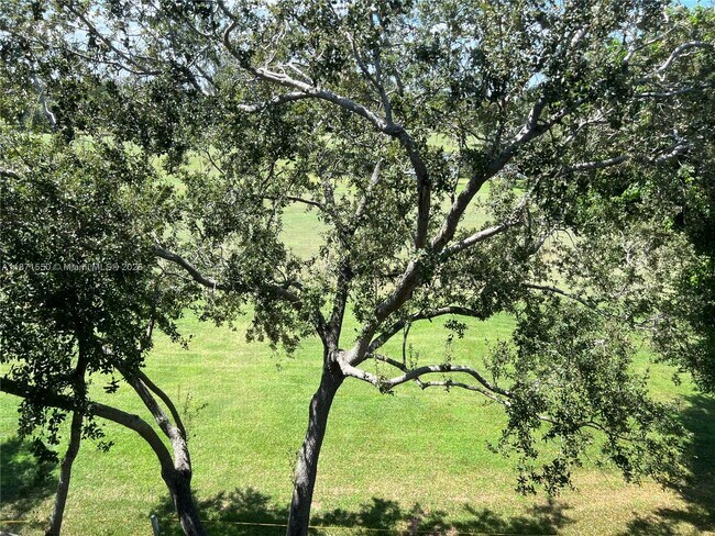 Building Photo - 1200 SW 125th Ave