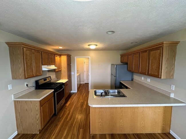 Building Photo - 703A Sunflower St