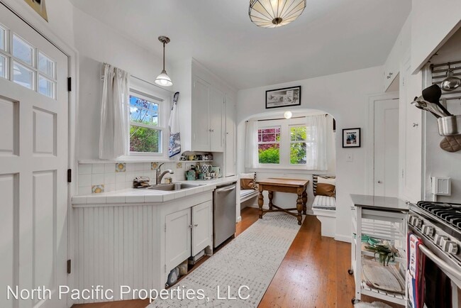 Building Photo - 3 br, 2 bath House - 928 N 90th Street