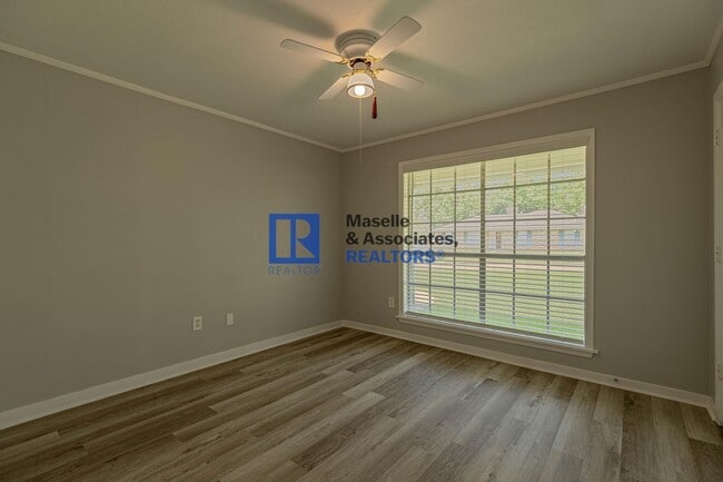 Building Photo - Charming 4-Bed, 2.5-Bath Home in the Heart...