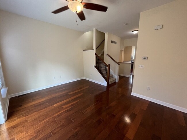 Building Photo - 39 Grandview Dr