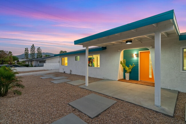 Building Photo - 2627 N Cerritos Rd