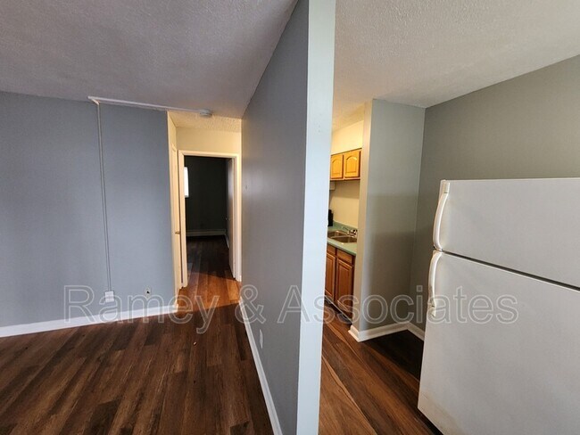 Building Photo - 5301 Milner Rd