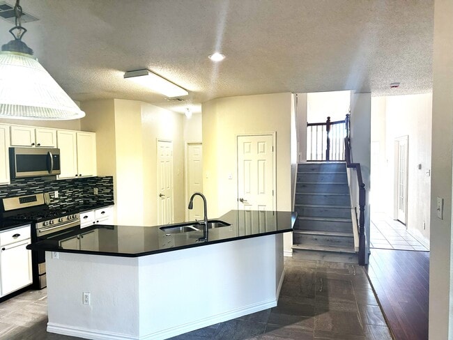 Building Photo - 1717 Arbor Creek Dr