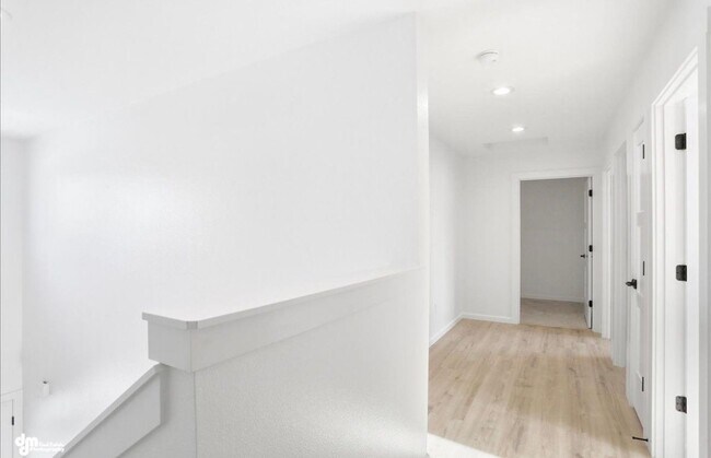 Building Photo - 336 Ashbrook Dr