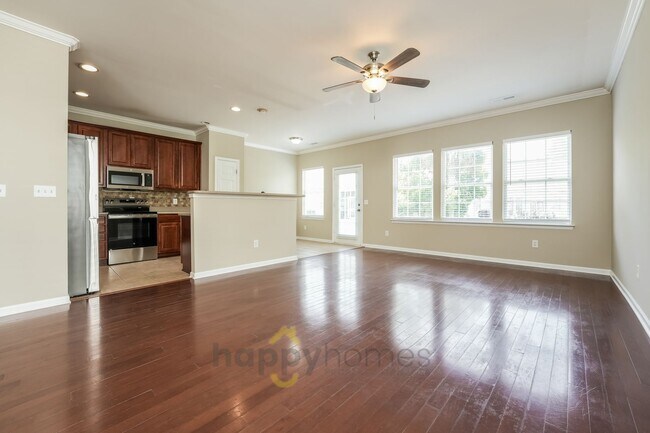 Building Photo - 4 Bedroom, 3 Bath Townhome in Grand Oaks Plantation of West Ashley