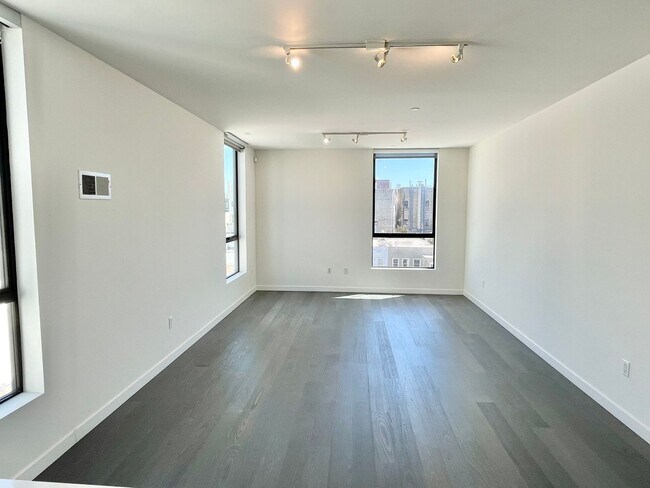 Building Photo - HIP 2BR/2BA Inner Mission Top Floor Boutiq...
