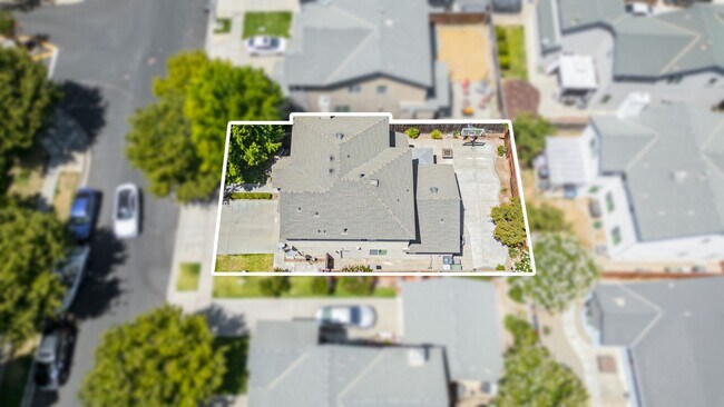 Building Photo - 4162 Piccadilly Ln