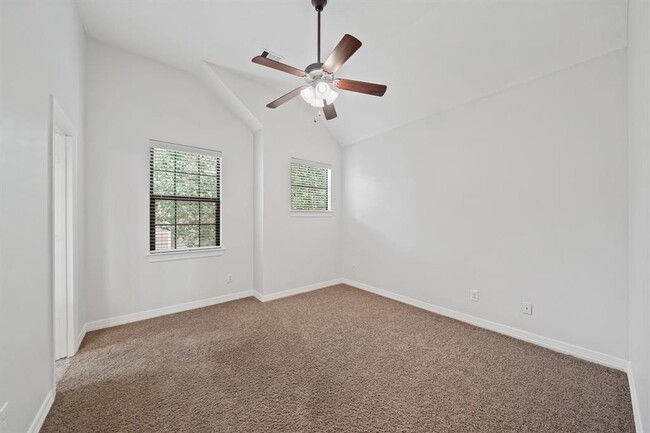 Building Photo - 1846 Woodbend Village Ct
