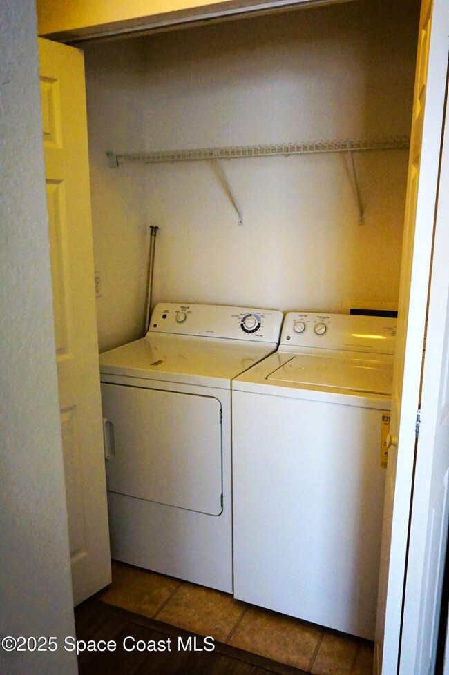 Building Photo - 110 Turpial Way