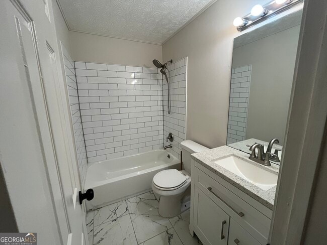 Building Photo - 507 Lakeshore Dr