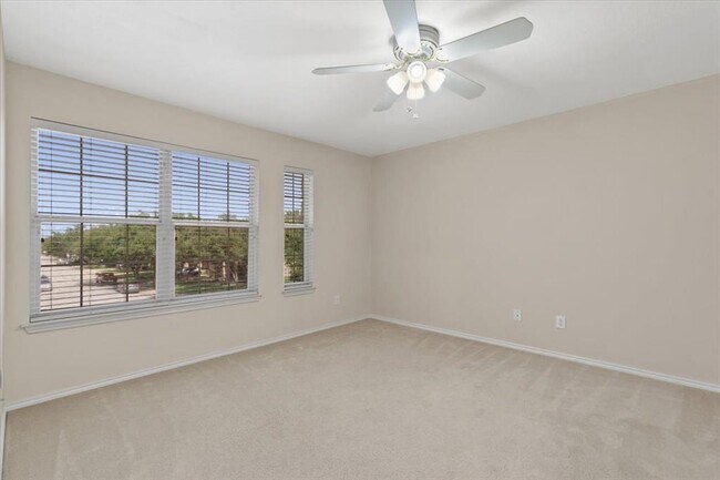 Building Photo - 207 Colby Ln