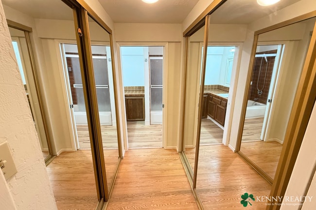 Building Photo - Spacious 4 Bedroom Home in San Mateo Hills...