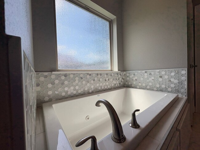 Building Photo - Available Now! Gorgeous 4 Bedroom 3 Bath i...