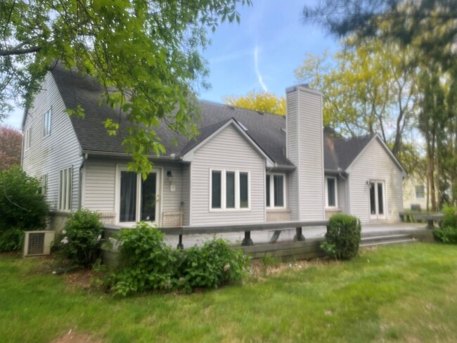 Building Photo - 5860 Par View Dr
