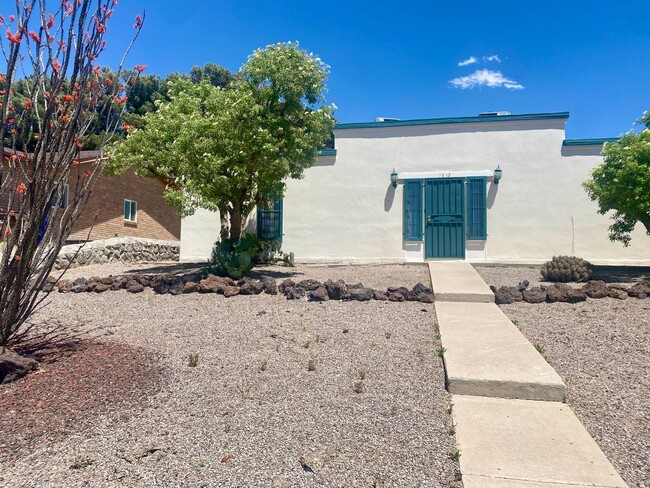 Building Photo - 1812 Pomona Dr