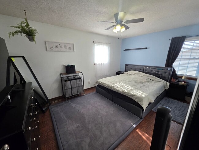 Building Photo - 802 Brentwood Ave