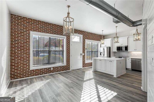 Building Photo - 791 Wylie St SE