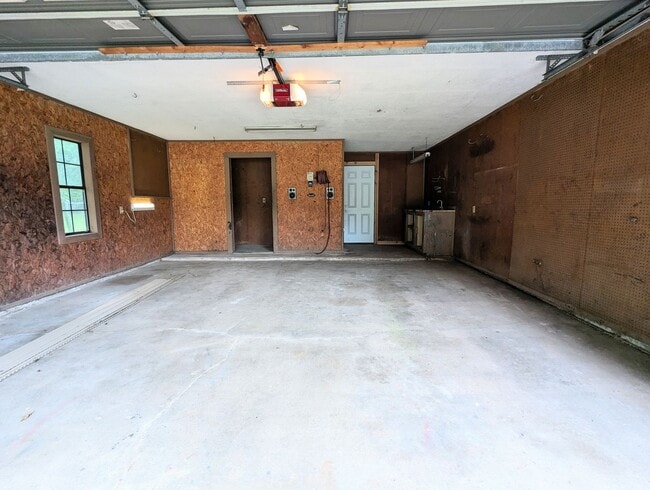 Building Photo - Fully Remodeled Home in PG!