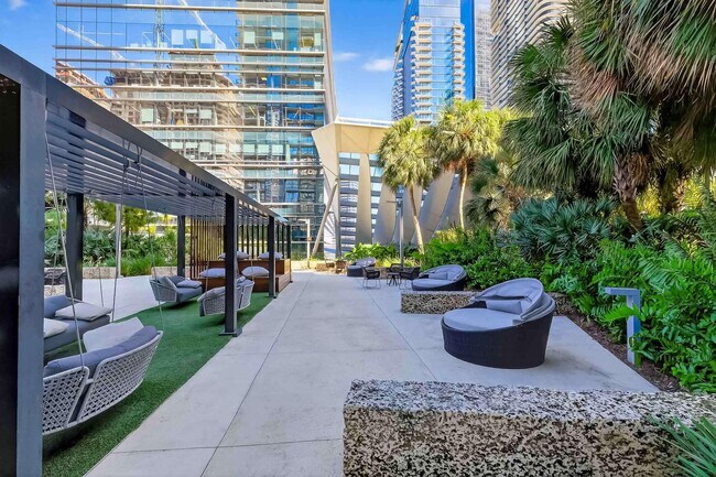 Building Photo - 88 SW 7th St