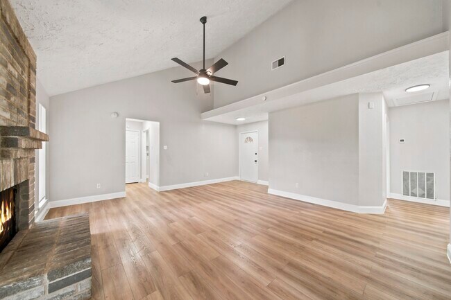 Building Photo - 22039 Rivermead Dr