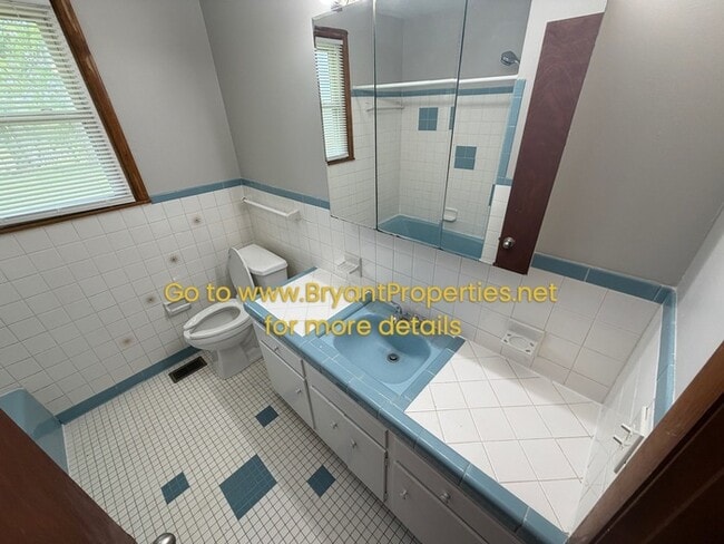 Building Photo - Single Home