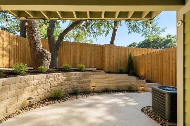 Building Photo - 3601 Menchaca Rd