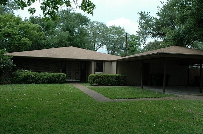 Building Photo - 7514 Romney Rd