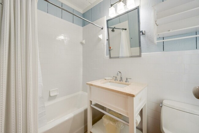 Building Photo - 911 Debordieu Blvd