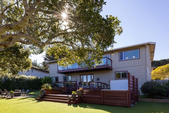 Building Photo - 3035 Ribera Rd