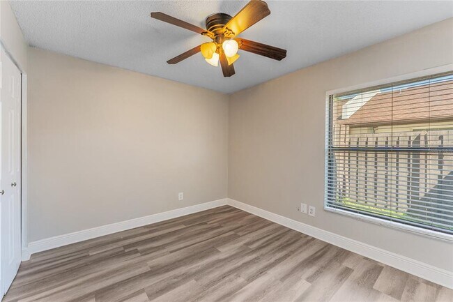 Building Photo - 5201 Bellefield Dr