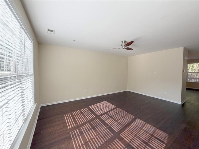 Building Photo - 4680 Creekside Villas Way