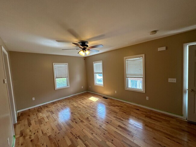 Building Photo - 6-8 Wright Avenue