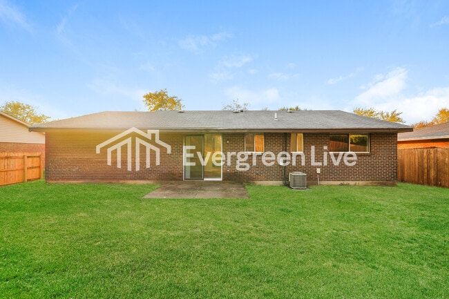 Building Photo - 7320 Kirkveiw Dr