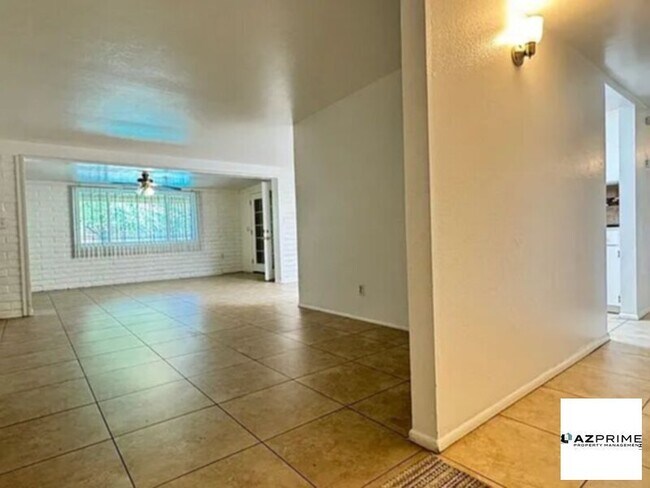 Building Photo - Beautiful home