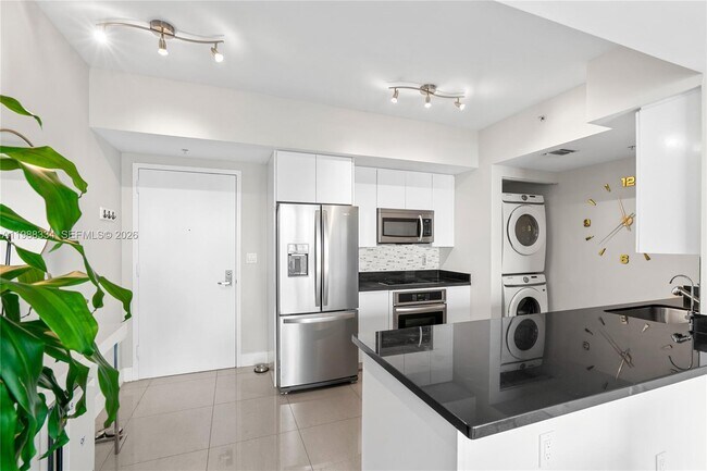 Building Photo - 92 SW 3rd St