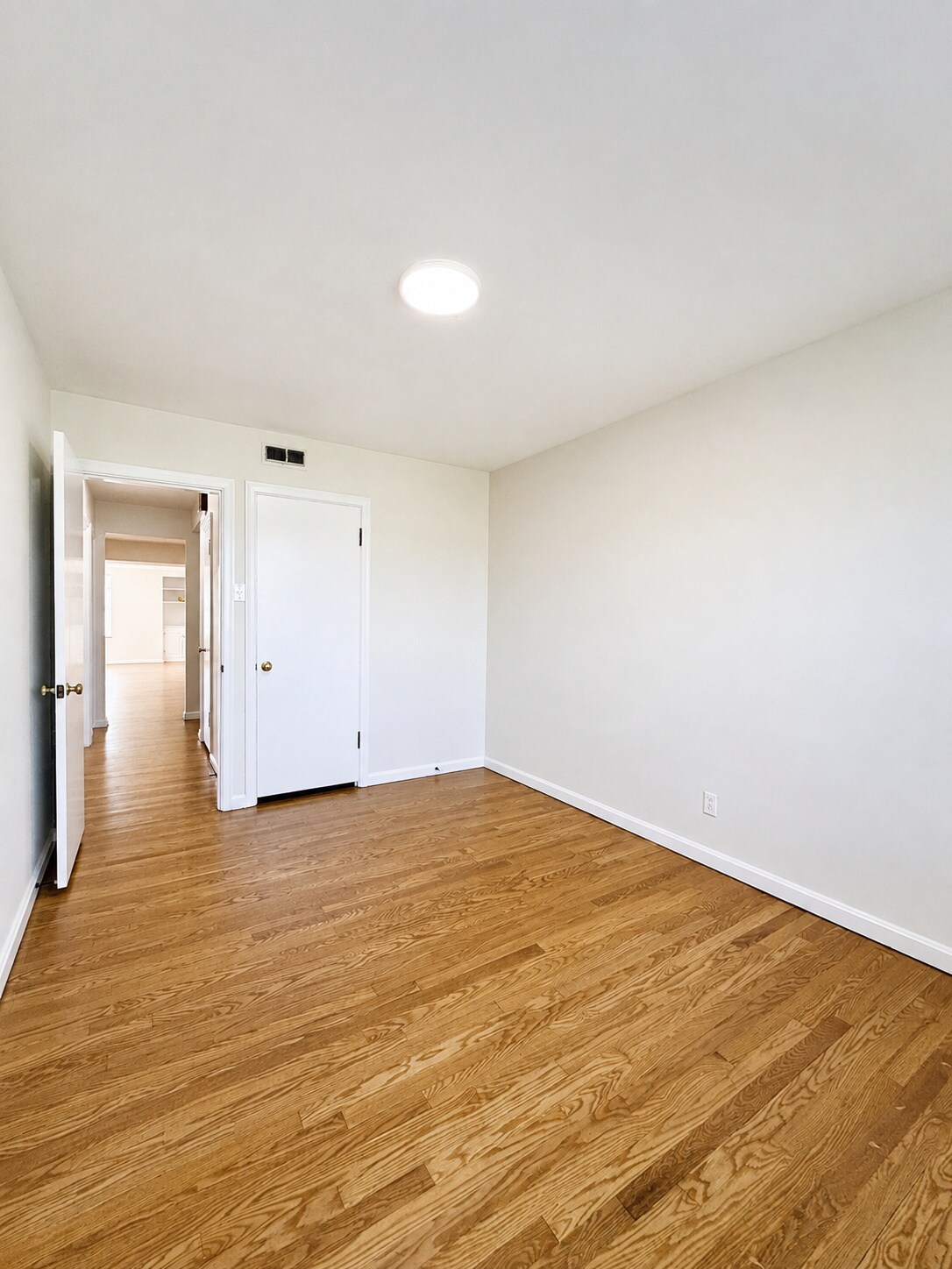 Building Photo - 6930 Jamieson Ave