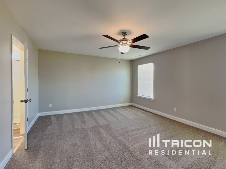 Building Photo - 3317 Lacewing Dr
