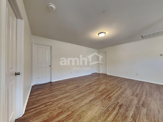 Building Photo - 3112 Varcroft Rd