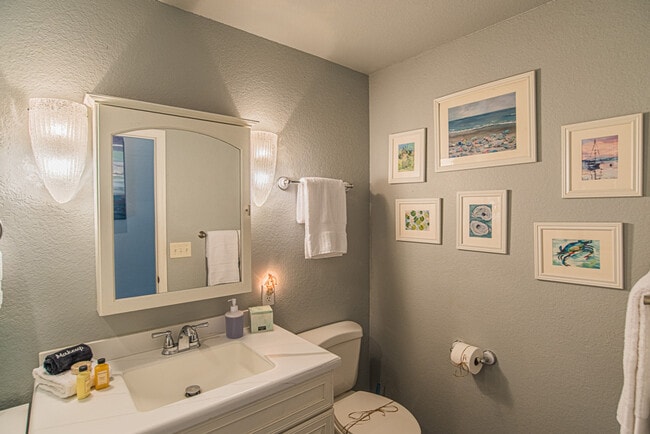 Building Photo - 2247 S Waterman Dr