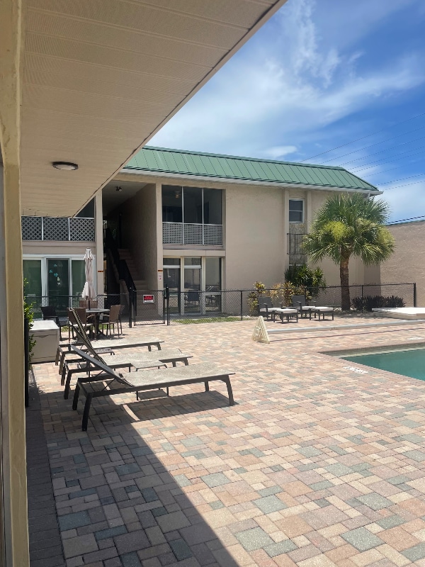 Building Photo - 3907 Del Prado Blvd S