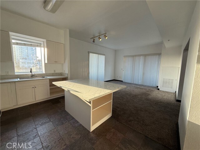 Building Photo - 388 E Ocean Blvd