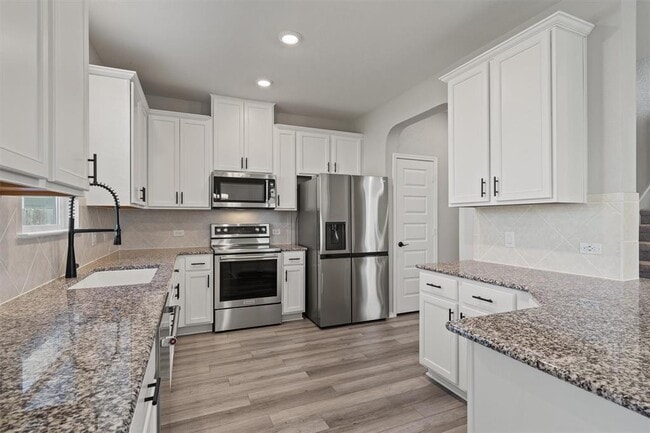 Building Photo - 213 Sweet Autumn Dr