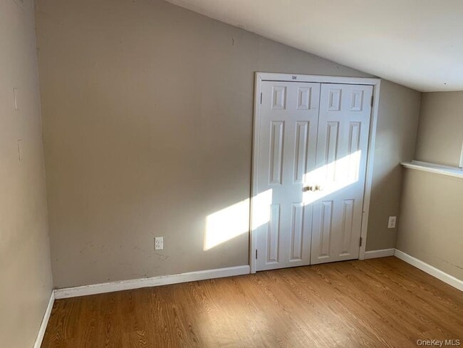 Building Photo - 8068 Albany Post Rd