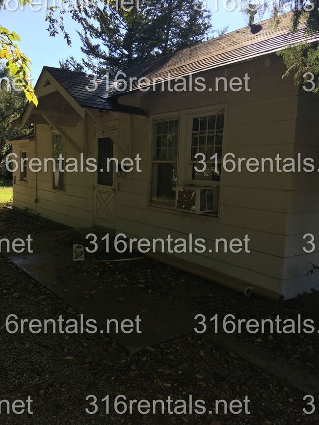 Building Photo - $799 - 2 bed 1 bath - Single Family