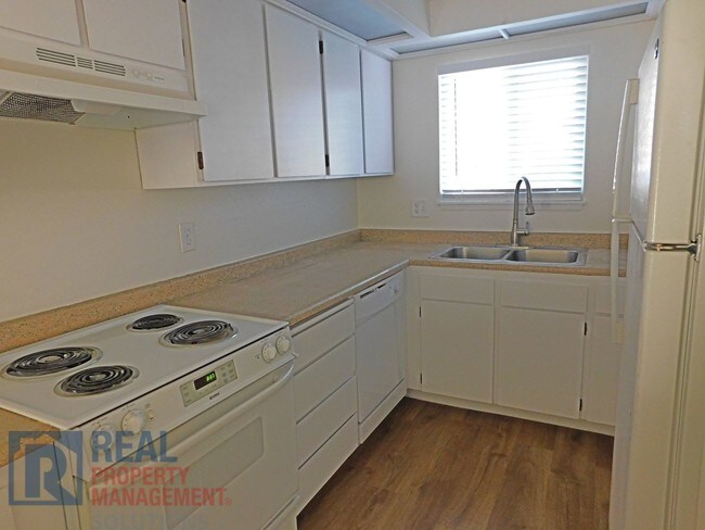 Building Photo - 3404 19th Ave