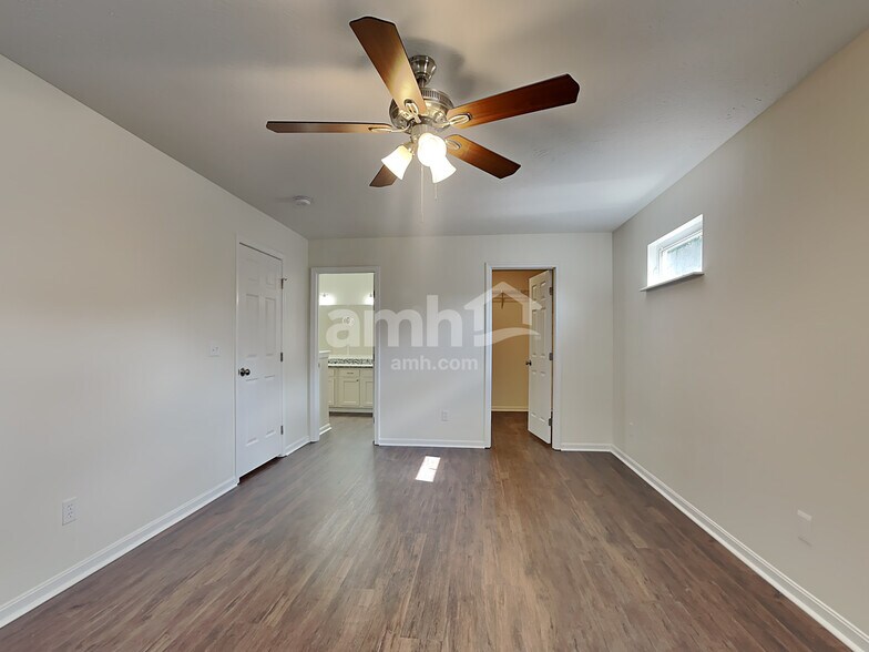 Building Photo - 628 Buckshire Glen
