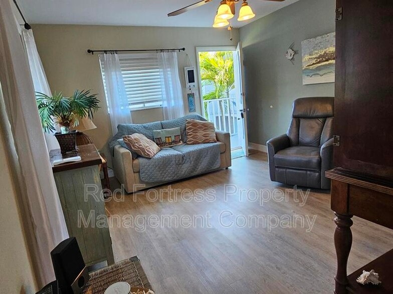 Building Photo - 8127 Country Rd